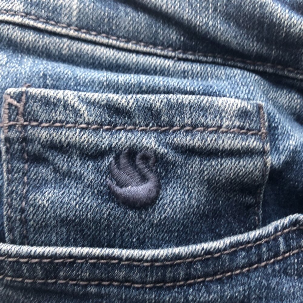 Woman's Gloria Vanderbilt Jeans Size 6 Straight Leg Amanda Like New - Picture 8 of 8